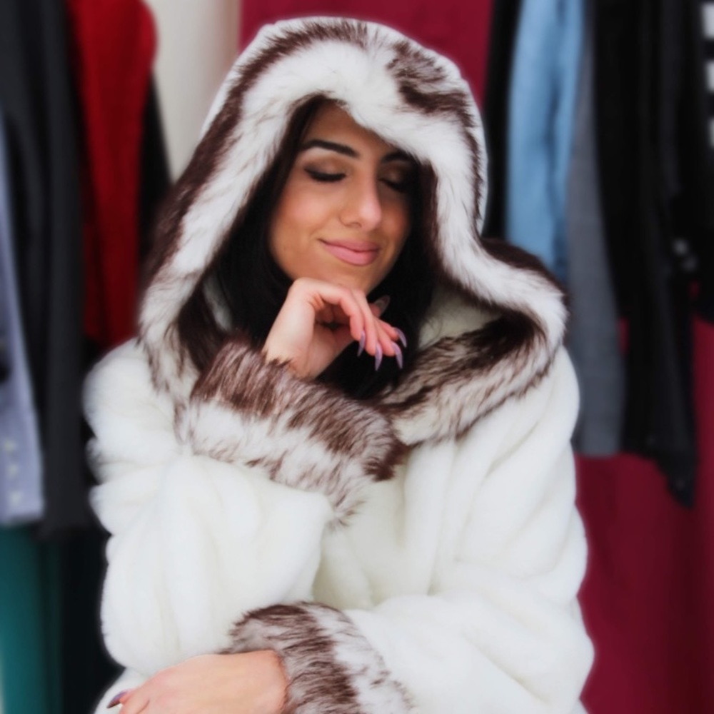 Winlit white fur coat